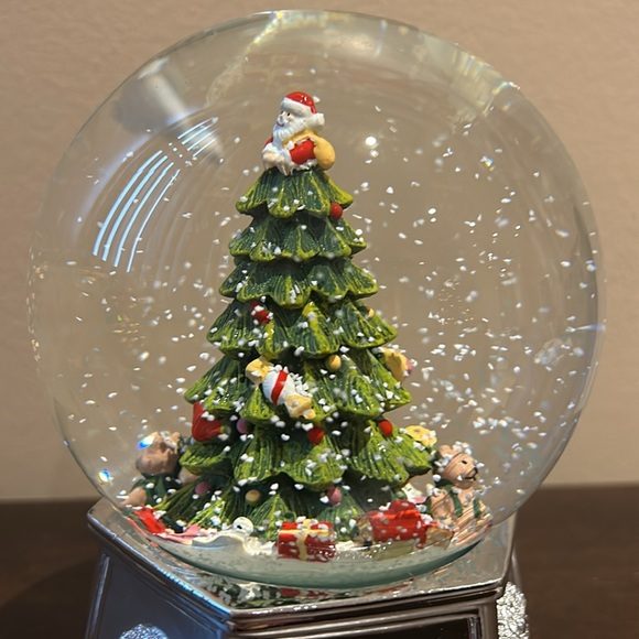 Spode Christmas Tree Musical Snow Globe We Wish You A Merry Christmas New - Picture 3 of 6